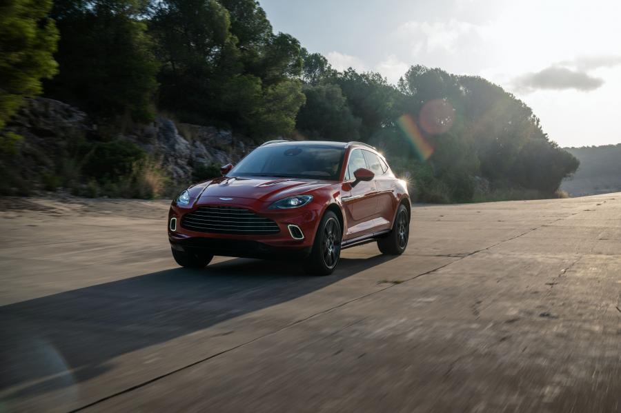  Aston Martin DBX 2020 года  (WW) (фото 17 из 40)
